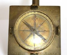 antique-compass-18th-paris